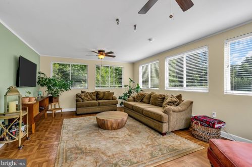 16 Bayberry Rd, Princeton NJ  08540-7417 exterior