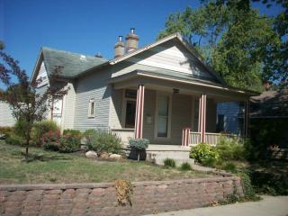 1220 Lafayette Ave, Columbus, IN 47201-5760