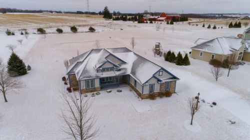 2938 Crosswind Trl, Jackson, WI 53037-8604