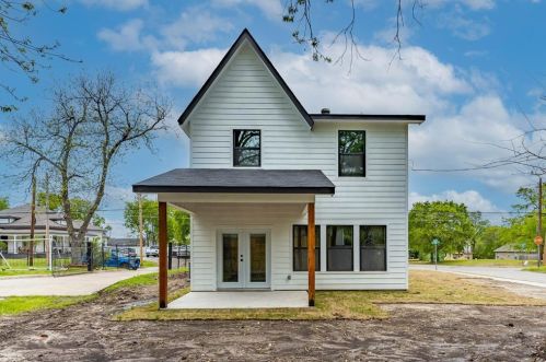 2213 Jones St, Greenville TX  75401-4728 exterior