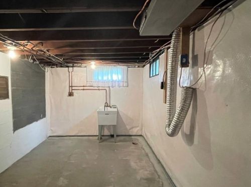 1517 Latrobe St, Latrobe PA 15650-2612 exterior