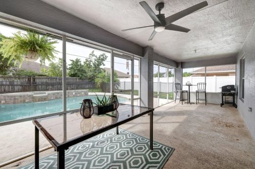 912 Paar Dr, Fort Pierce FL  34953-5623 exterior