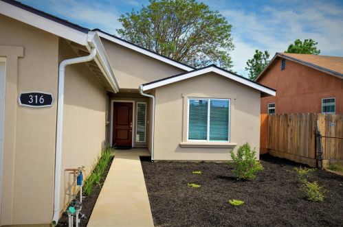 316 Empire Ave, Modesto, CA 95354-3807