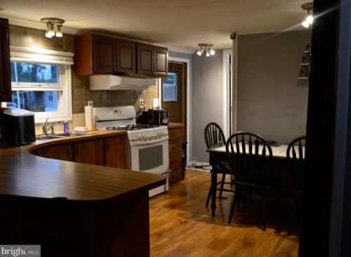 2208 Blair Dr, Yardley PA  19067-3606 exterior