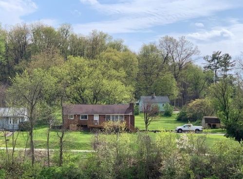 1255 Mccaslin Rd, Imperial, PA 15126-2218