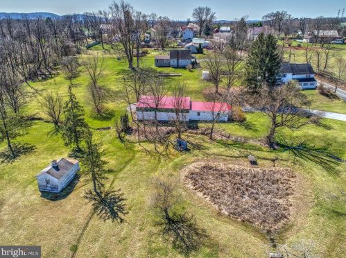 210 Hoernerstown Rd, Hummelstown PA  17036-9503 exterior