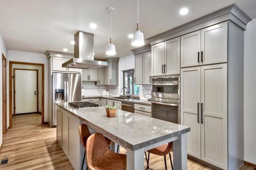 13666 Pathway Ave, Truckee, CA 96161-6219