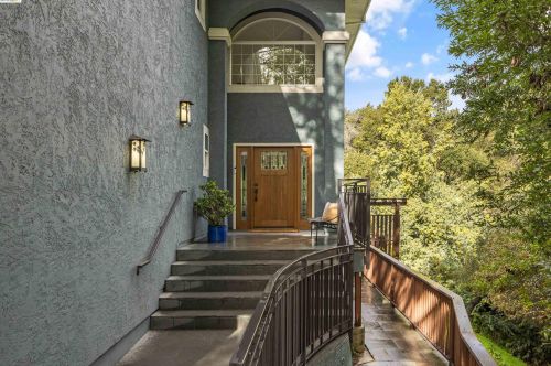 2990 Frye St, Oakland CA  94602-3545 exterior