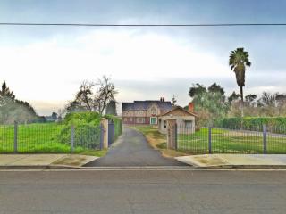 10619 Golf Rd, Turlock CA  95380-9619 exterior