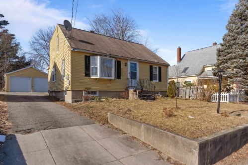15 Sawyer St, Nashua NH  03060-3740 exterior