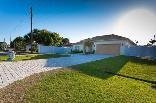 1786 Cashmere Blvd, Fort Pierce, FL 34983-1533
