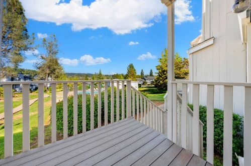127 Rockwood Dr, Grass Valley CA  95945-5636 exterior