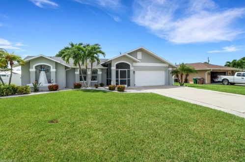 3606 3rd Pl, Cape Coral, FL 33904-4821
