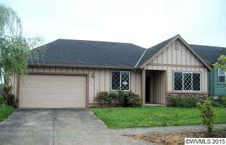540 Lavender St, Silverton, OR 97381-1482