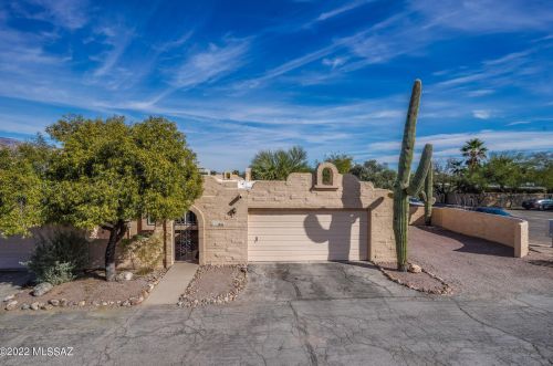 95 Villas Cir, Tucson, AZ 85705-1663