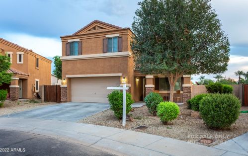 7107 72nd Dr, Glendale, AZ 85303-2565