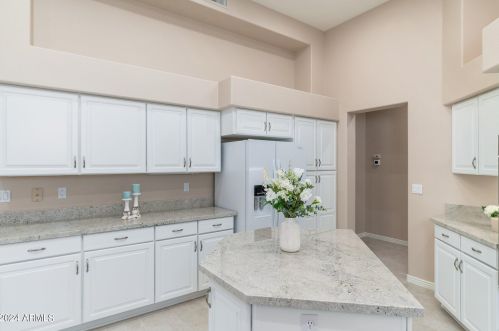 22033 Golf Club Dr, Sun City AZ 85375-2078 exterior