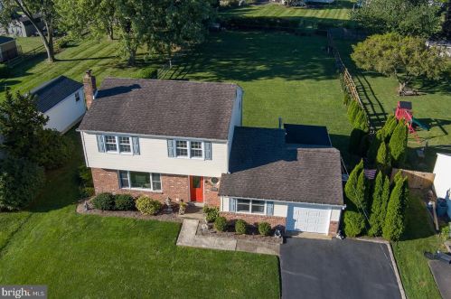 296 Waverly Rd, Southampton, PA 18966-3353