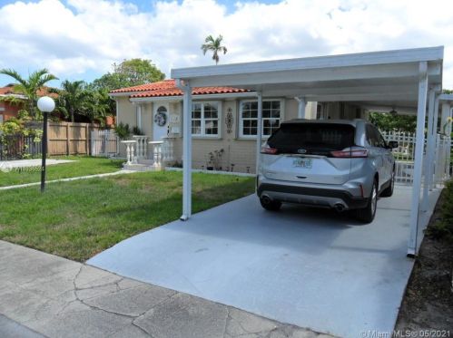 118 38th St, Hialeah, FL 33012-4404