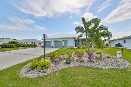 676 Allegheny Dr, Ruskin, FL 33573-5167