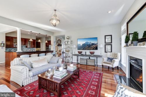 19376 Ml Dm Pl, Leesburg VA 20176-1637 exterior