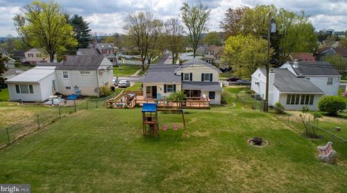 136 Green Hill Rd, Norristown PA  19406-2026 exterior