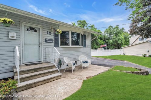 10 Trinity Pl, Jackson Twp NJ  08527-1822 exterior