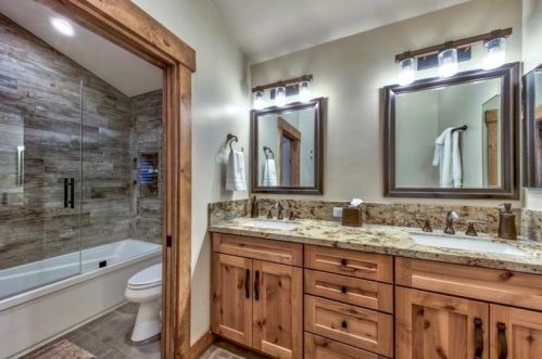 15092 Ski Slope Way, Truckee CA  96161-7013 exterior