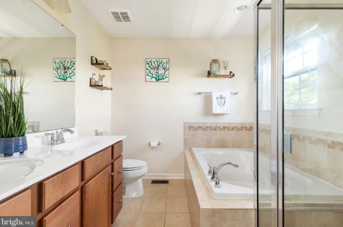 111 Eisentown Dr, Lovettsville VA  20180-8547 exterior