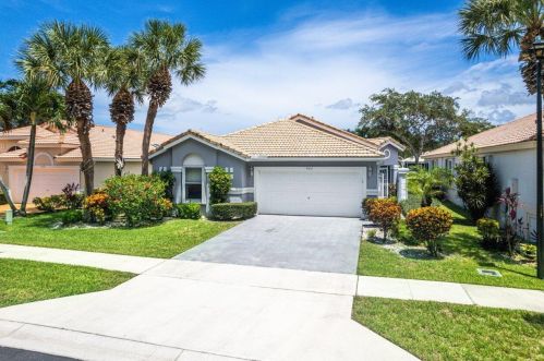 9551 Arbor View Dr, Boynton Beach, FL 33437-5936