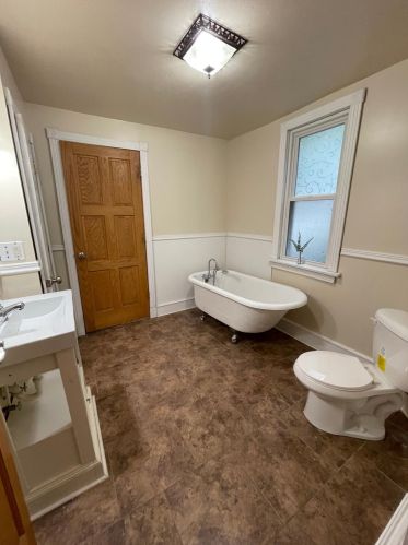 129 West Ave, Waukesha WI  53186-5909 exterior