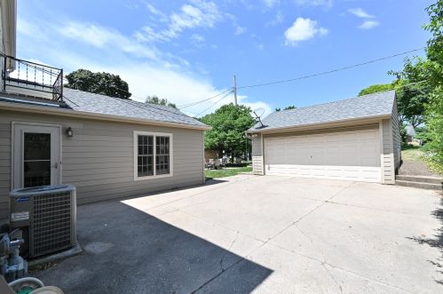 9628 Harding Blvd, Milwaukee, WI 53226-1602