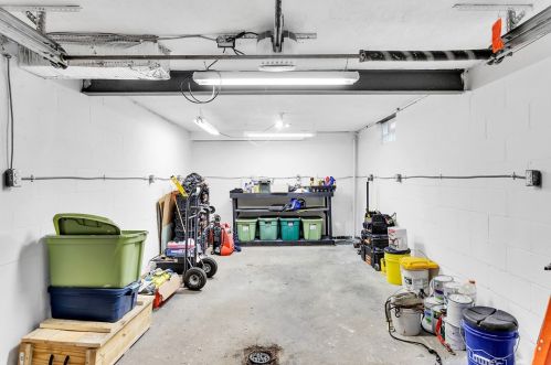 6 Longvue Cir, Ambridge PA  15003-1121 exterior