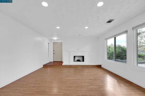 1570 London Cir, Benicia CA  94510-1339 exterior