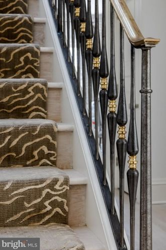 3210 R St, Washington DC  20024-3419 exterior