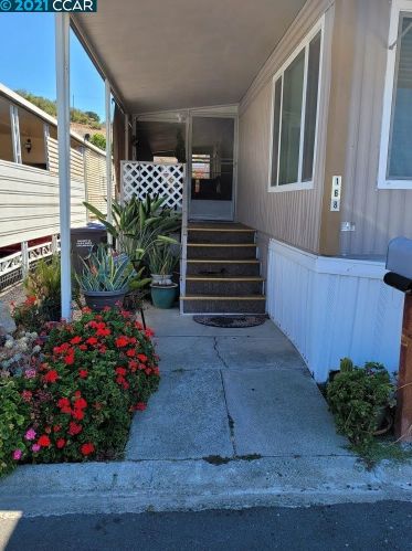 168 Scenic Dr, Concord, CA 94518-2039