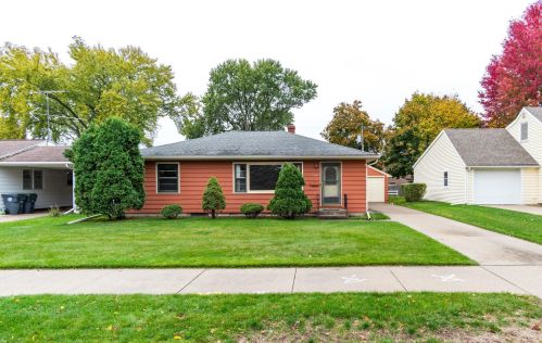 2126 Sunrise Dr, La Crosse WI  54601-6830 exterior