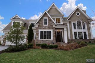 45 Boxwood Ln, Montvale, NJ 07645-1047