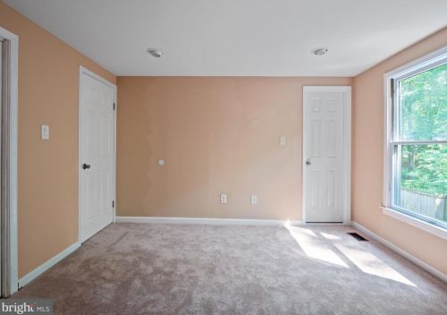 2268 Cocquina Dr, Herndon VA  20191-1140 exterior