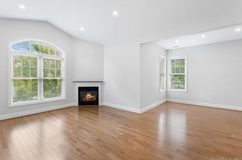 105 Richards Ave, Norwalk, CT 06854-1691