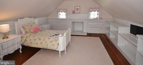 6745 Fayette St, Haymarket VA  20169-2916 exterior