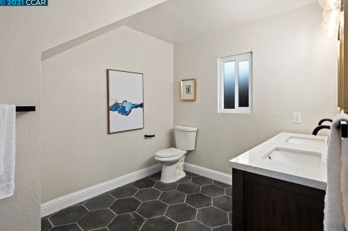 2060 Belmont Rd, Concord CA  94520-3902 exterior