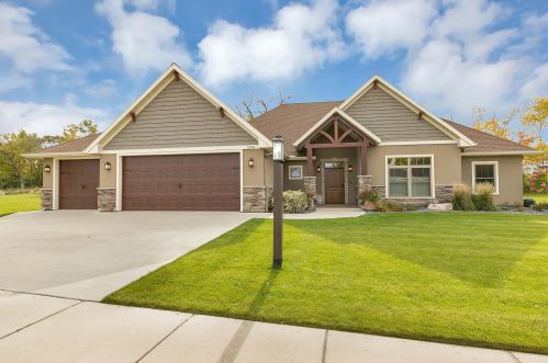 2406 34th St, Saint Cloud, MN 56301-5864