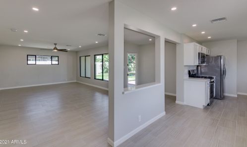 2902 18th Ave, Phoenix AZ  85015-6118 exterior