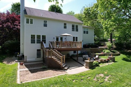 23 Jacalyn Rd, South Kingstown, RI 02874-2029