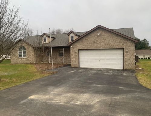 141 Applewood Ln, Slippery Rock, PA 16057-2905