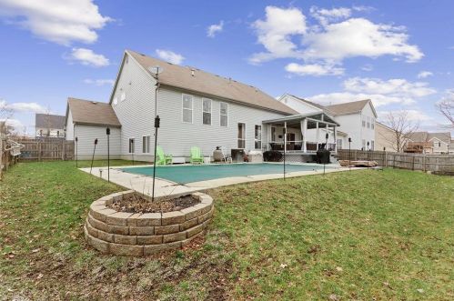 2831 Crosshurst Ct, Darbydale OH  43123-8087 exterior