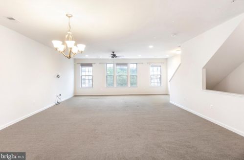 14719 Mason Creek Cir, Woodbridge, VA 22191-3319