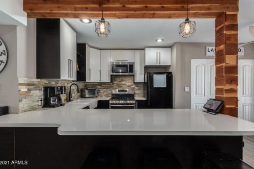 9423 4th Ave, Phoenix, AZ 85021-2410