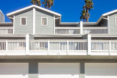 183 Pepper Dr, Long Beach, CA 90807-4412